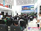 碧野绿皖江 陕汽天然气重卡走进鱼米之乡