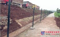 永江高速公路交通安全设施加紧施工