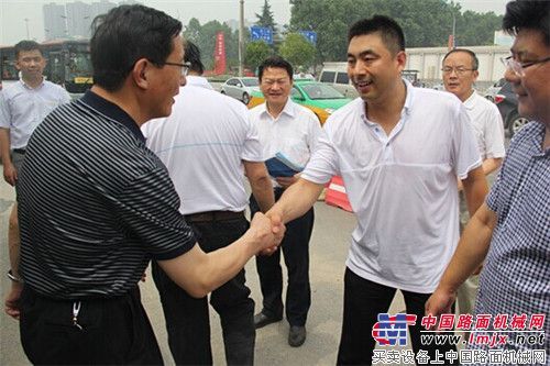 青海省西宁市市长一行到中国铁建十八局集团三公司西安地铁项目考察