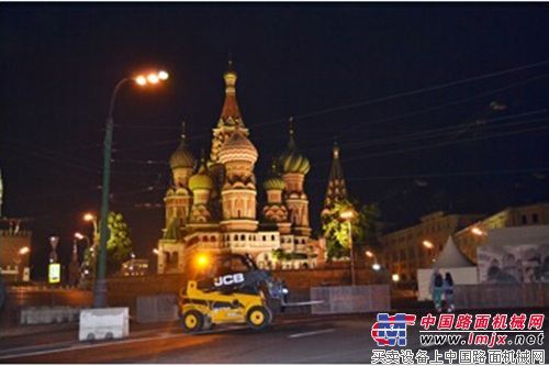 JCB设备参与体验俄罗斯莫斯科城市赛车 