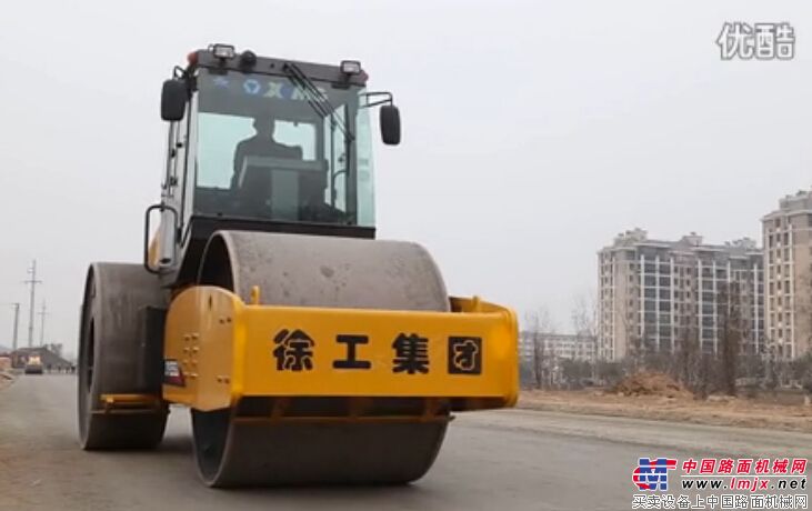 徐工3Y252J压路机徐州城市道路施工