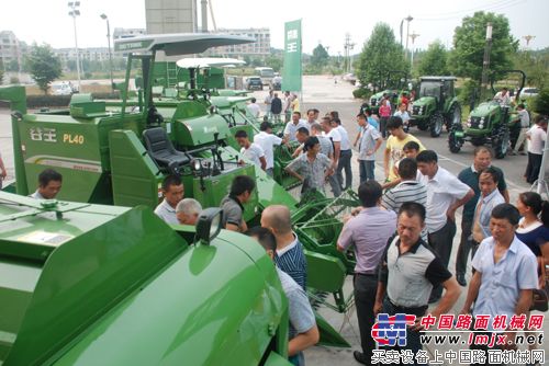 奇瑞重工在赣鄱大地刮起农机抢购旋风