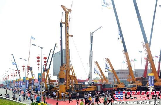 徐工集团携多款重磅精品闪亮第四届中国-亚欧博览会