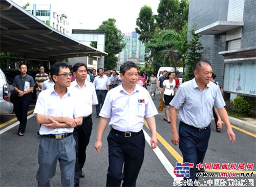 泉州市人大代表视察铁拓机械