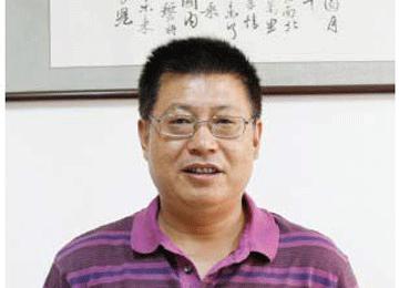 中国工程机械工业协会挖掘机分会秘书长李宏宝高度评价“物物交换”公益活动
