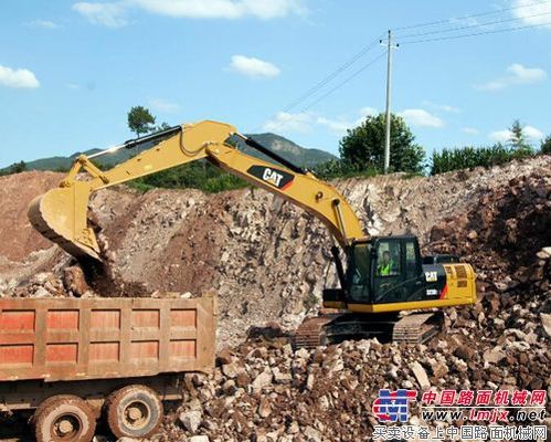 效益增值:Cat®323D2L液压挖掘机