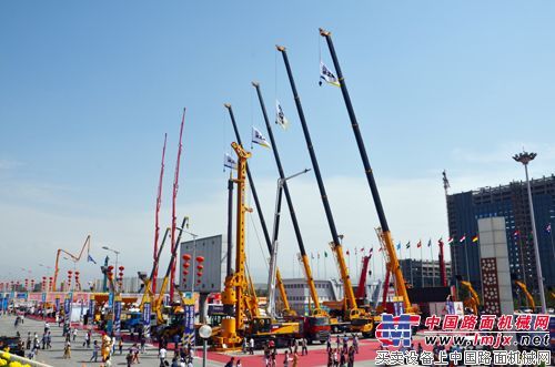 徐工携多款精品闪亮第中国－亚欧博览会