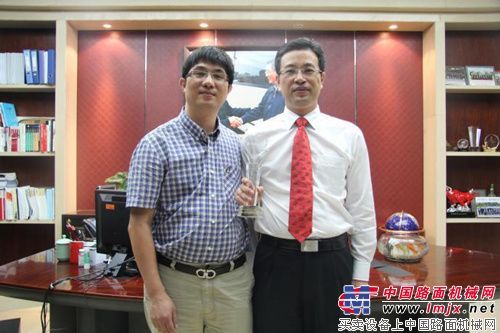 羌绣换挖机 梦想零距离——中国首次“物物交换”公益活动圆满成功