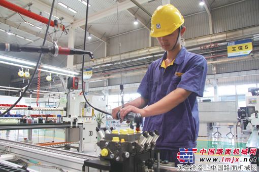 徐工液压阀产品亮点频现