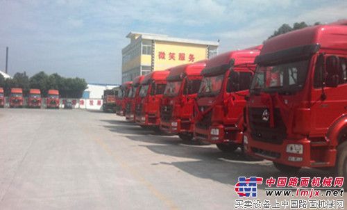 中国重汽豪翰LNG牵引车批量进入安徽市场