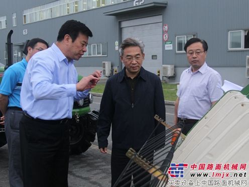 农业部副部长张桃林考察调研中联重科农机业务总部