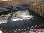 张呼铁路张家卜隧道进口首模仰拱浇筑成功