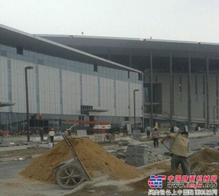 星邦重工高空作業平台助建上海新國際會展中心
