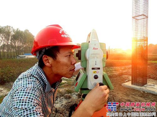 中铁一局芜湖长江公路二桥项目测量队长张磊:“只要用心干，就没有干不好的事”