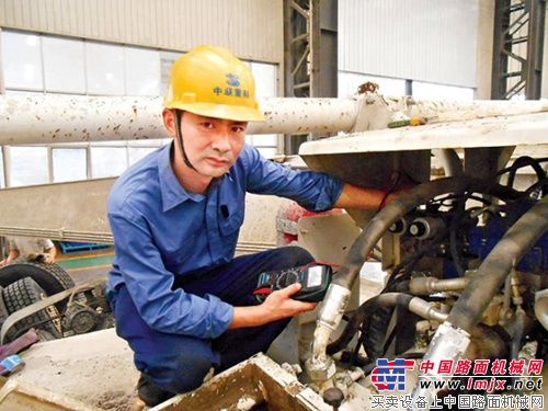 中联重科混凝土机械公司二手设备经营公司有一位“电神”