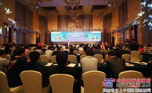 山推“国之重器 山推行”荣登2014年度中国工程机械十大营销事件