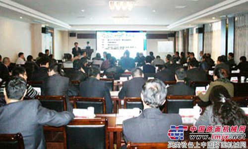 中国重汽商用车销售部举办M5G、D7B产品品鉴会