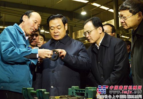 山西省委书记王儒林调研中国重汽大齿公司