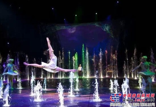 一生必看的世界顶级舞台秀--澳门“水舞间”！晋工新品发布会震撼上演