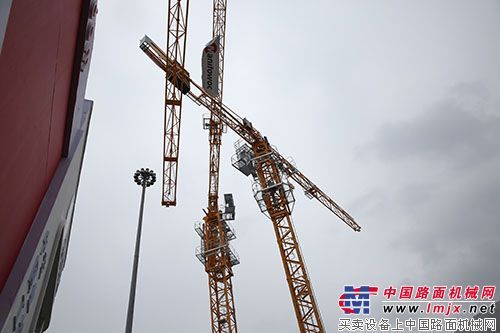 马尼托瓦克新品精彩亮相bauma China 2014