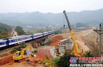 中铁十五局石长项目顺利完成老屋堂左线中桥架梁施工
