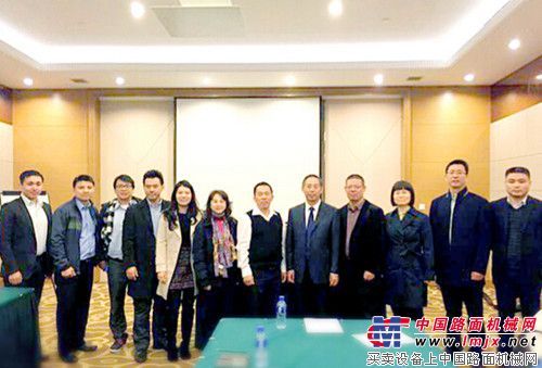 山推与泰国Asia Vehicle公司签约仪式在上海举行