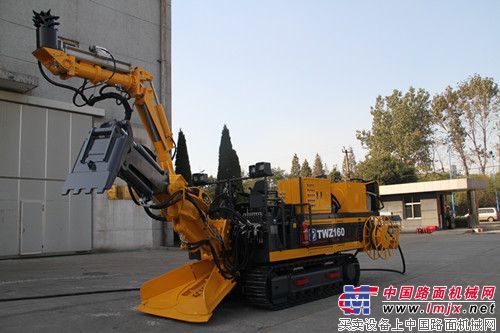 徐工TWZ160暗挖双臂台车顺利下线
