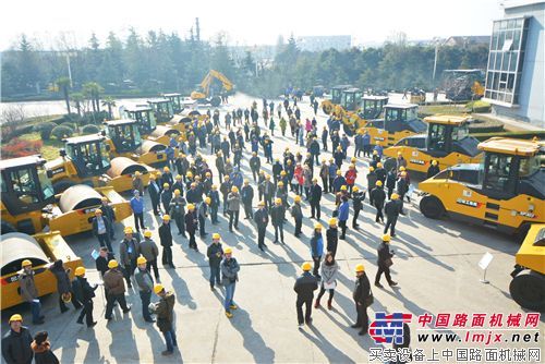 徐工道路机械“高端客户徐工行”活动再掀热潮