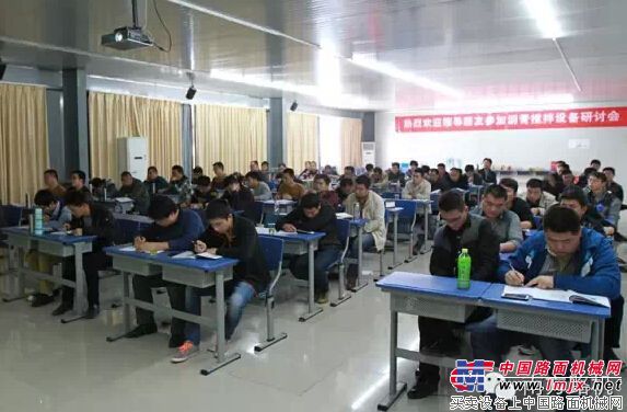 第七期沥青搅拌设备国家职业技能鉴定在南方路机举行