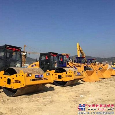 龙工系列产品花开“福建长乐福北路”—喜气“羊羊”过元旦