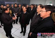 国内首座高震区水下沉管隧道试通车 