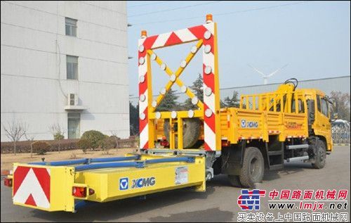 高速公路防追尾神车：徐工防撞缓冲车问世 