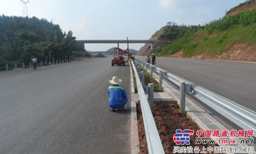 永江高速公路交安项目员工进行年终述职