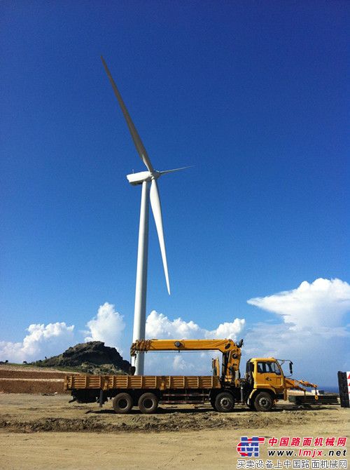 “徐工金”随车起重机菲律宾风电项目展雄姿