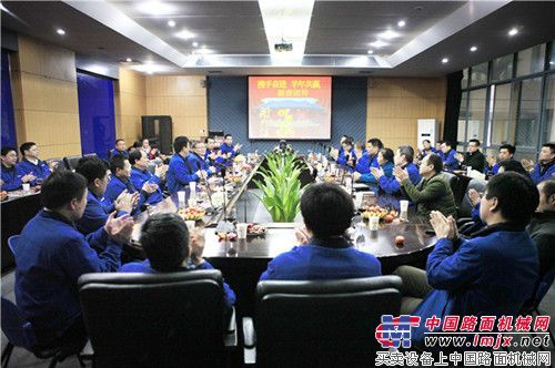 携手奋进，羊年共赢，山河智能开门大吉