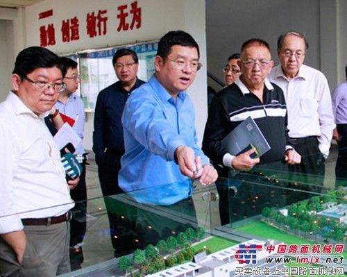 马来西亚商会驻港组织主席颜溪俊一行到玉柴考察