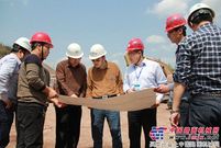 万利万达高速公路公司董事长杜小平到万利五分部检查工作
