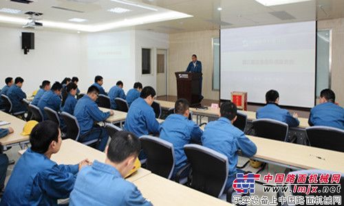 山重建机召开第二届工会会员代表大会