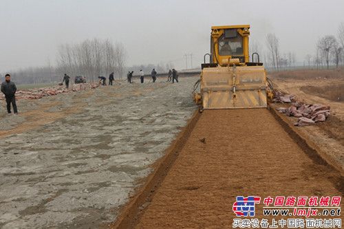 河南省开民高速公路二分部加强“标准化”建设