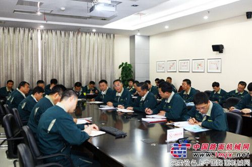 山推举行安全生产、环境保护目标责任书签字仪式