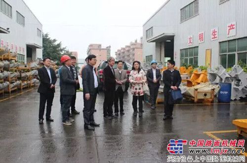 湖北黄石市发改委王建华主任一行莅临晋工机械调研考察