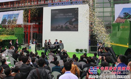 中联重科携全线农机新品亮相2015全国春季会