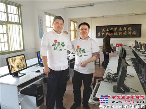 不让山区孩子输在起跑线上——三一向安仁山区学校捐赠爱心电脑