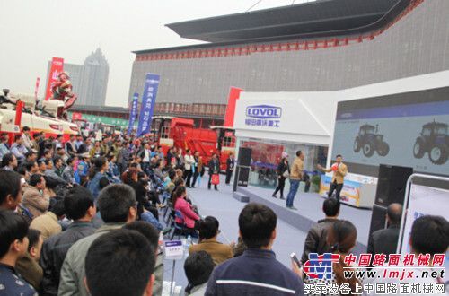 雷沃农业装备：技术升级及结构调整成发展重点