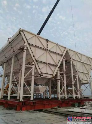 方圆集团水上平台搅拌站参与平潭海峡大桥建设