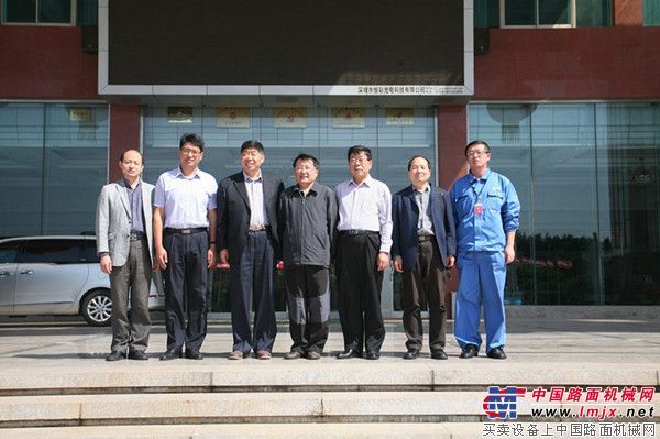 内蒙古军区原副司令员李国安视察方圆集团