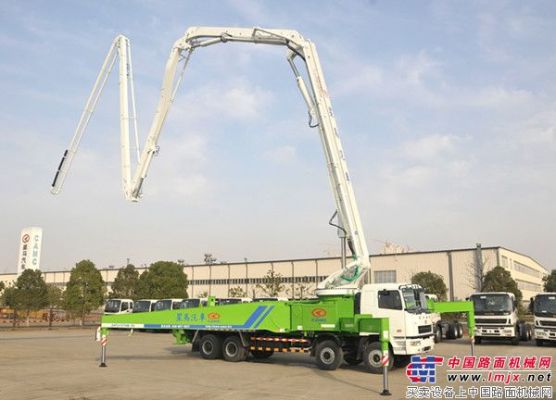 華菱星馬“56米長臂架式高端混凝土泵車產業技術攻關項目”順利通過驗收