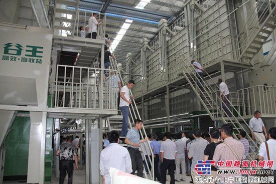 國內首批30噸高端橫混流式烘幹機交付用戶 中聯重科引領烘幹機升級換代