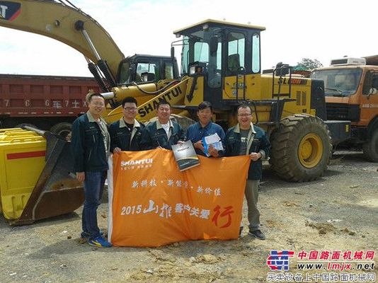 山推“客户关爱行”活动走进南京永宁