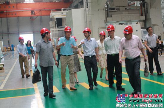 珠海市政协副主席陈杰一行到玉柴船动调研